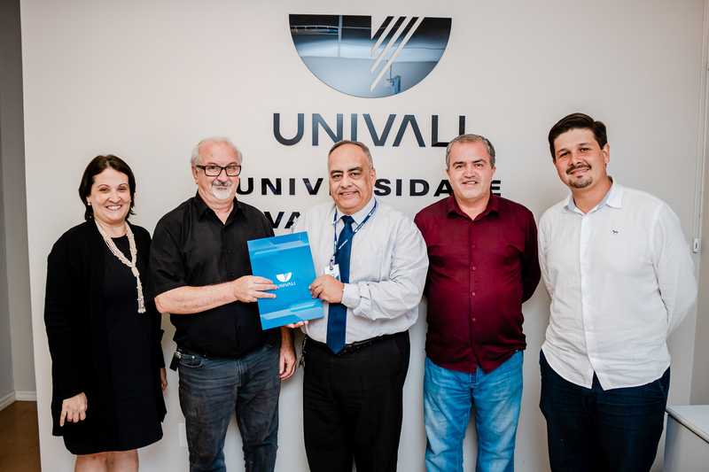 Univali E Conservatório De Música Popular De Itajaí Firmam Termo De ...